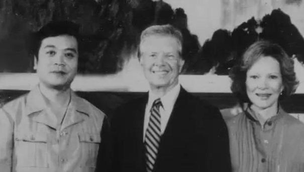 1979年，赵忠祥随邓小平访问美国期间采访时任美国总统卡特。