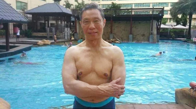 众明星撤离热搜，钟南山成全民偶像！