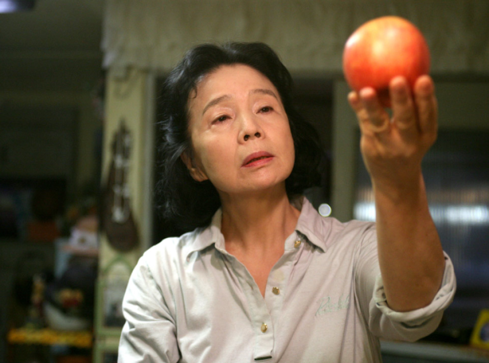 韩国女星尹静姬去世享年79岁 曾主演李沧东导演电影《诗》
