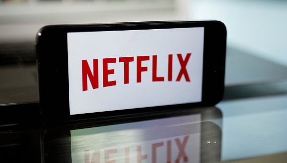 股票大跌、艾美奖惨败，华尔街看衰...…Netflix走下神坛？