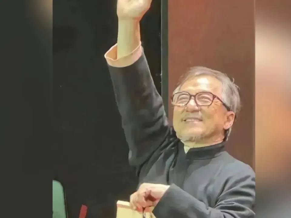 70岁成龙：身家25亿还在拍打戏，财产留给儿子，女儿一分没有